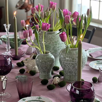 A lilac Easter table