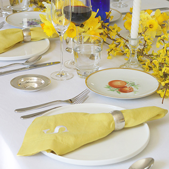 Sunny Spring Table Setting