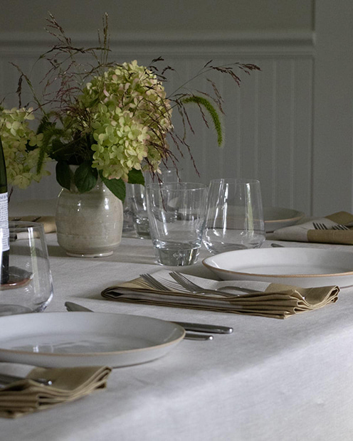 Huddleson Custom Linen Tablecloths