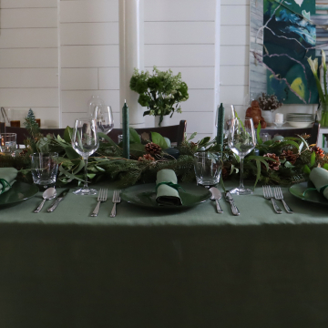 Hunter Green Round Linen Tablecloth