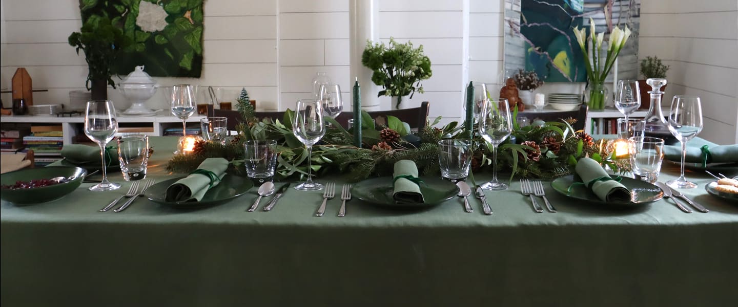 Hunter Green Linen Tablecloth & Napkins