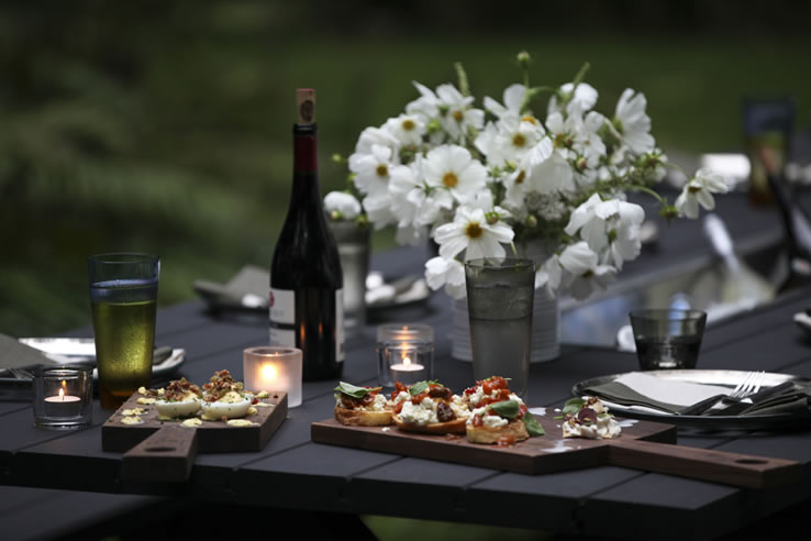 Woodland-dinner-Huddleon-linen-napkin-green-border-3