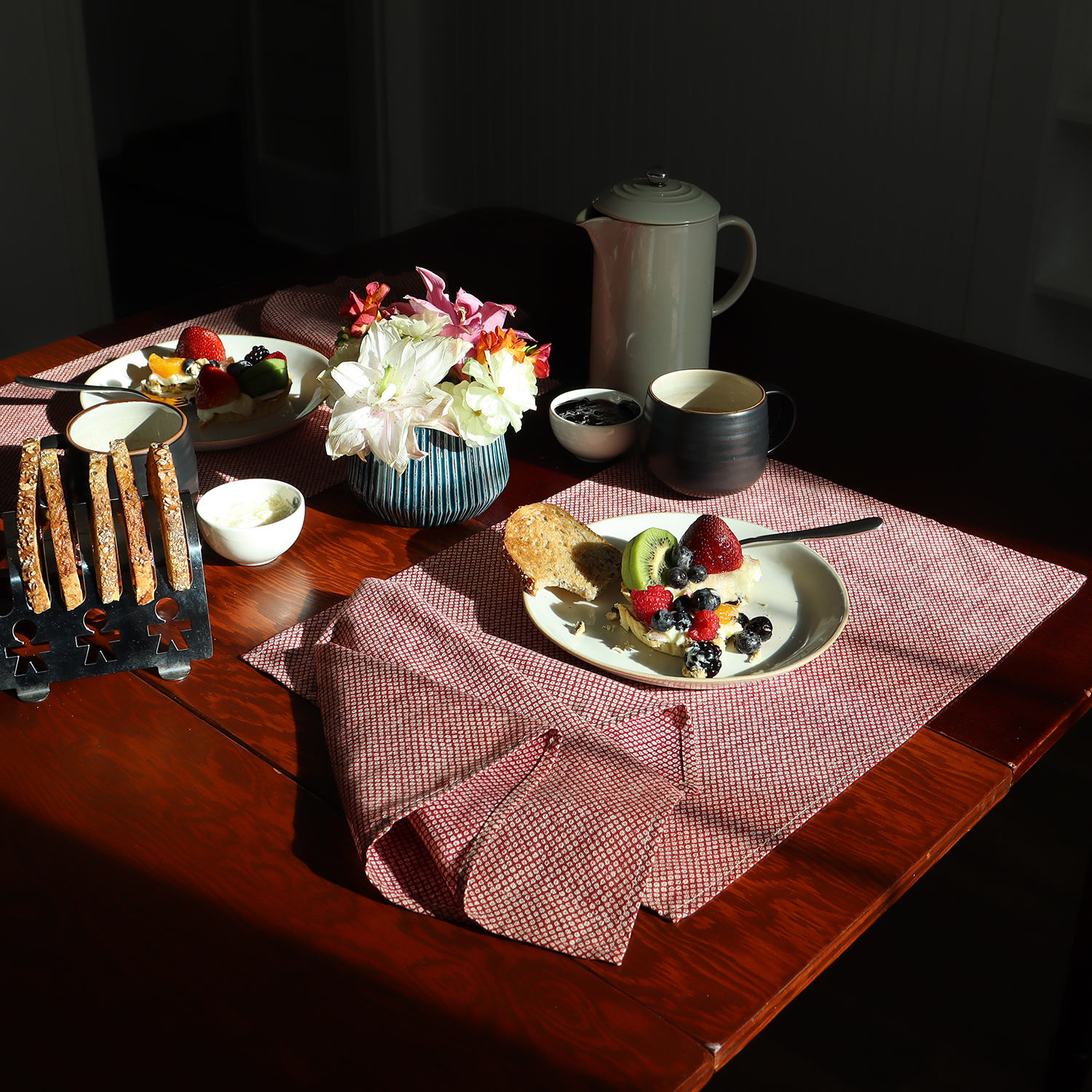 colorful placemats and napkins