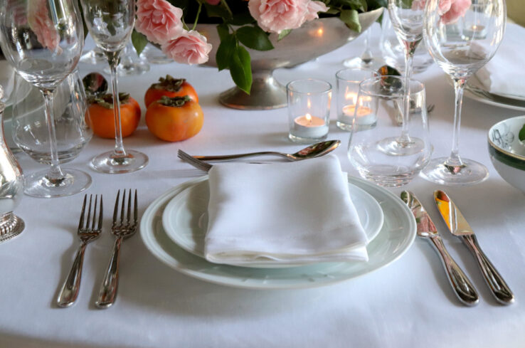 Luxury white round linen tablecloth 