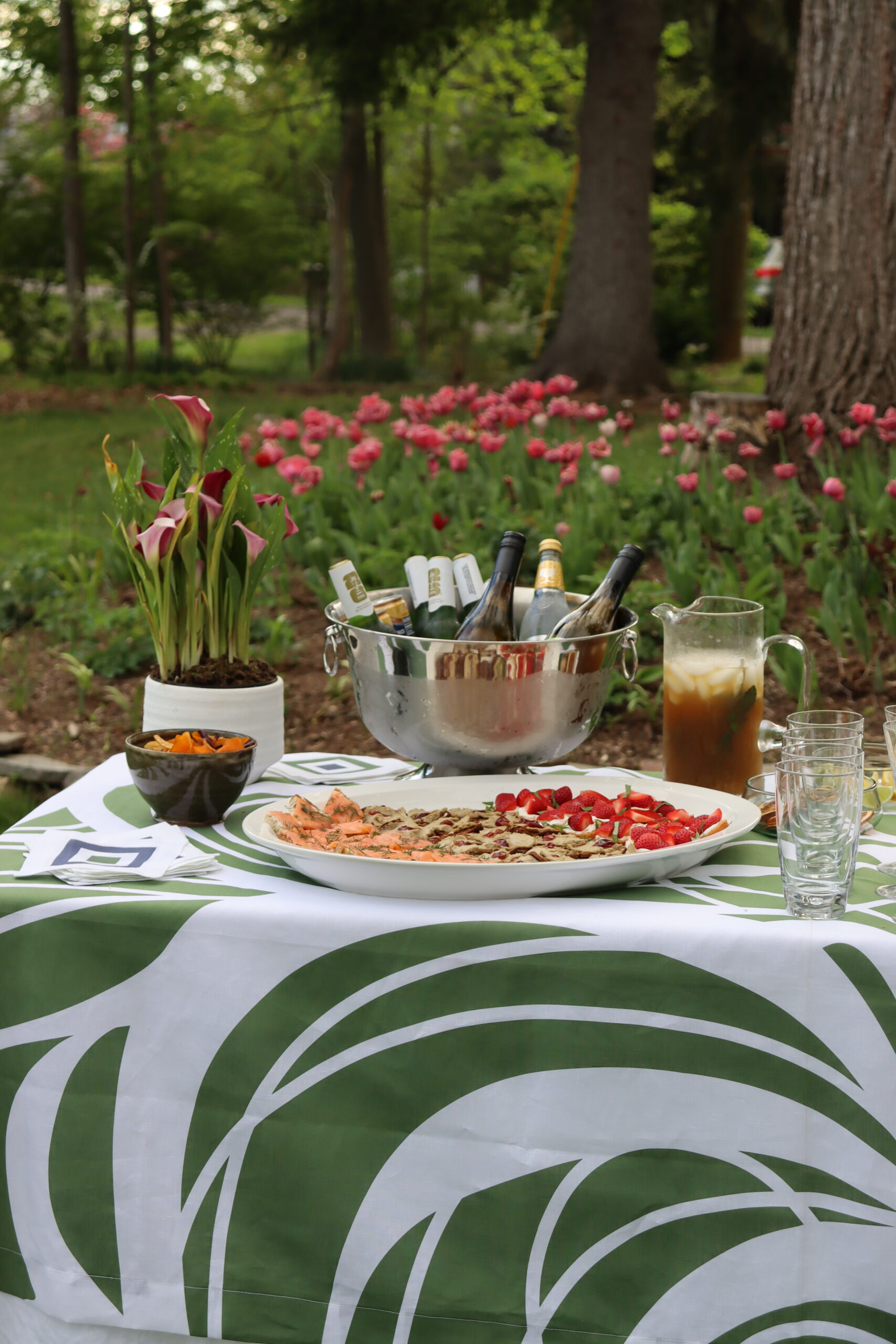 summer tablecloth with green swirl