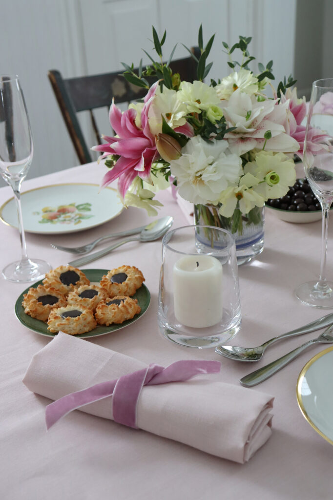 Blush pink linen tablelcoth Spirng valentine's linens