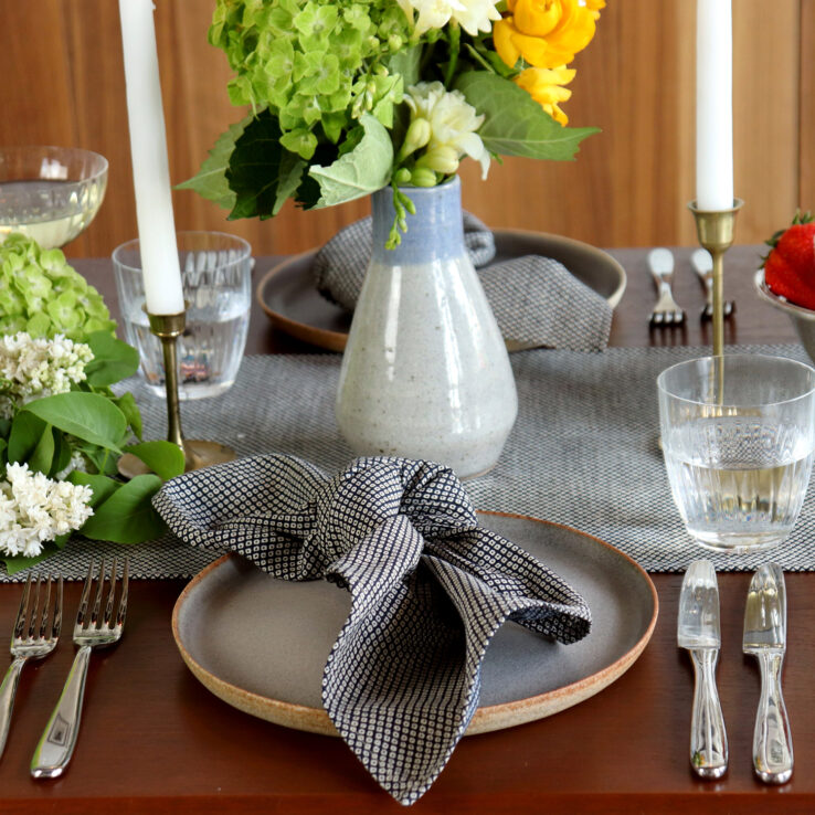 knot napkin fold